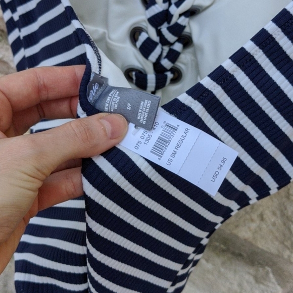 One piece stripe swimsuit - Picture 4 of 5